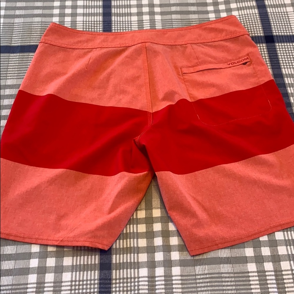 Volcom Board Shorts Size 36 - image 2